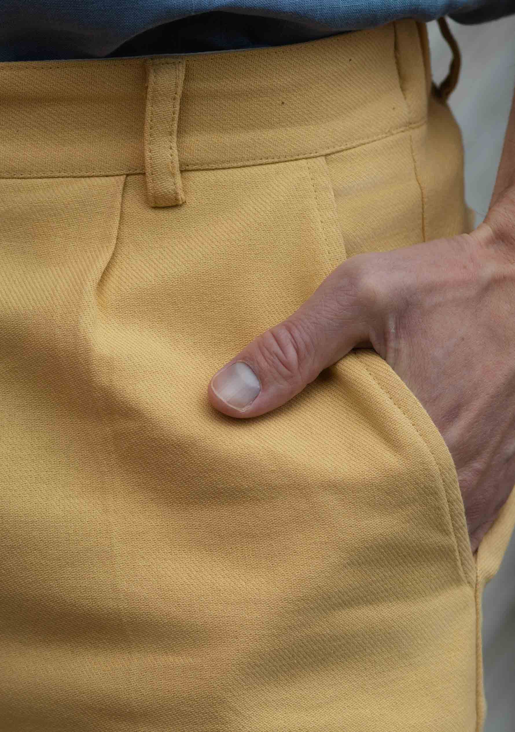 Paul Summer Shorts in Cotton-Mustard Yellow
